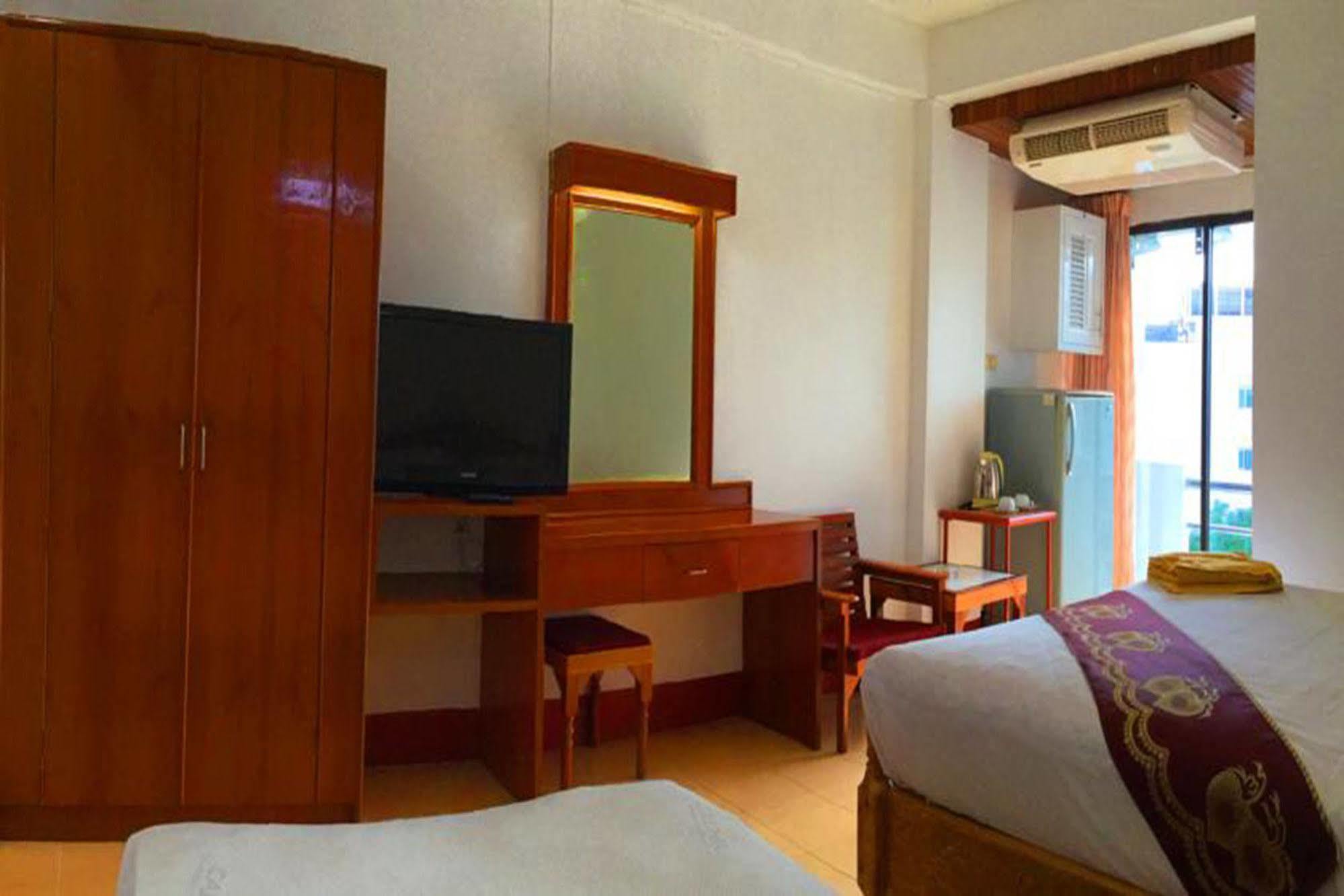 Bliss Mansion Hotel Pattaya Bagian luar foto
