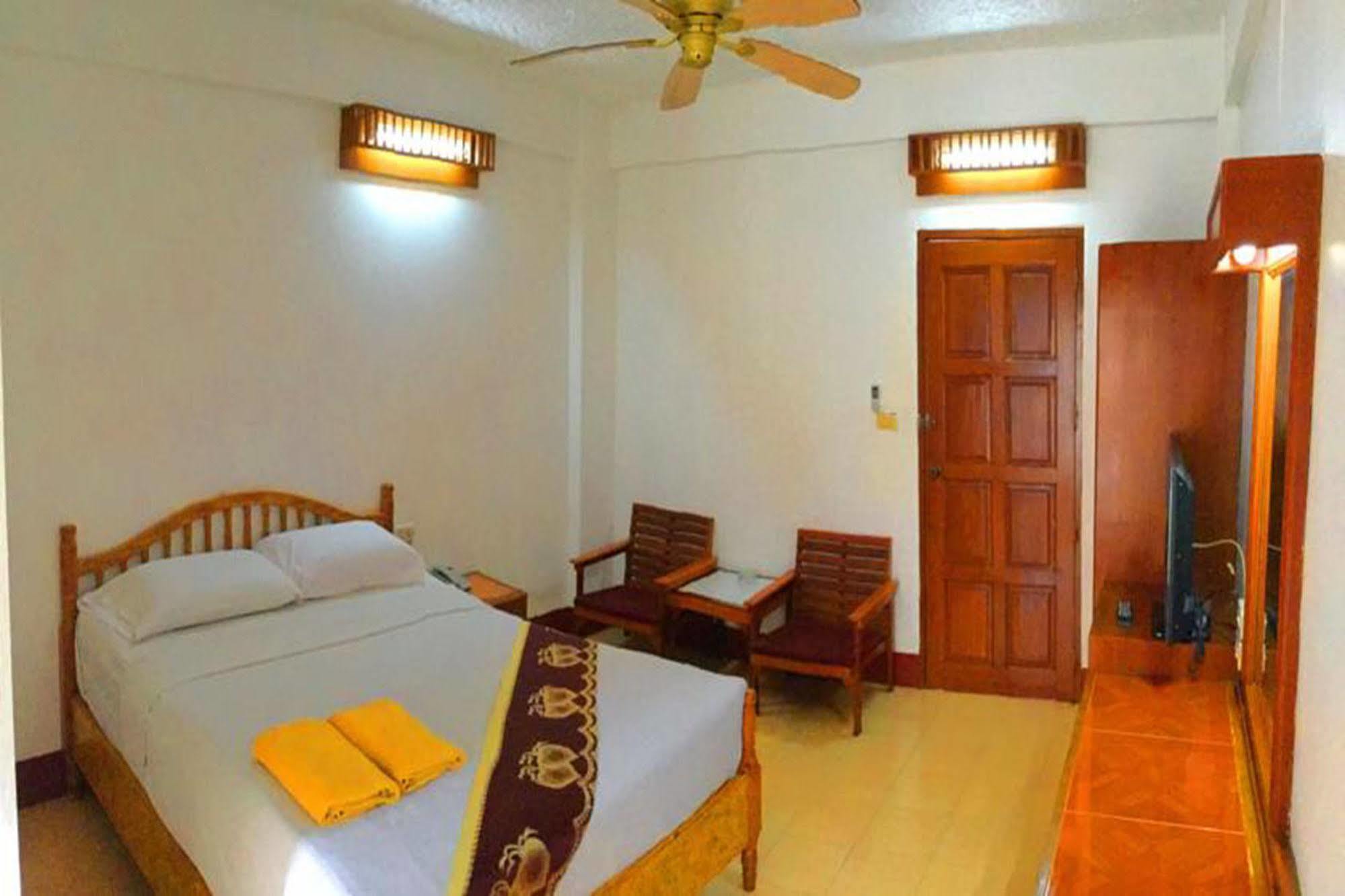 Bliss Mansion Hotel Pattaya Bagian luar foto