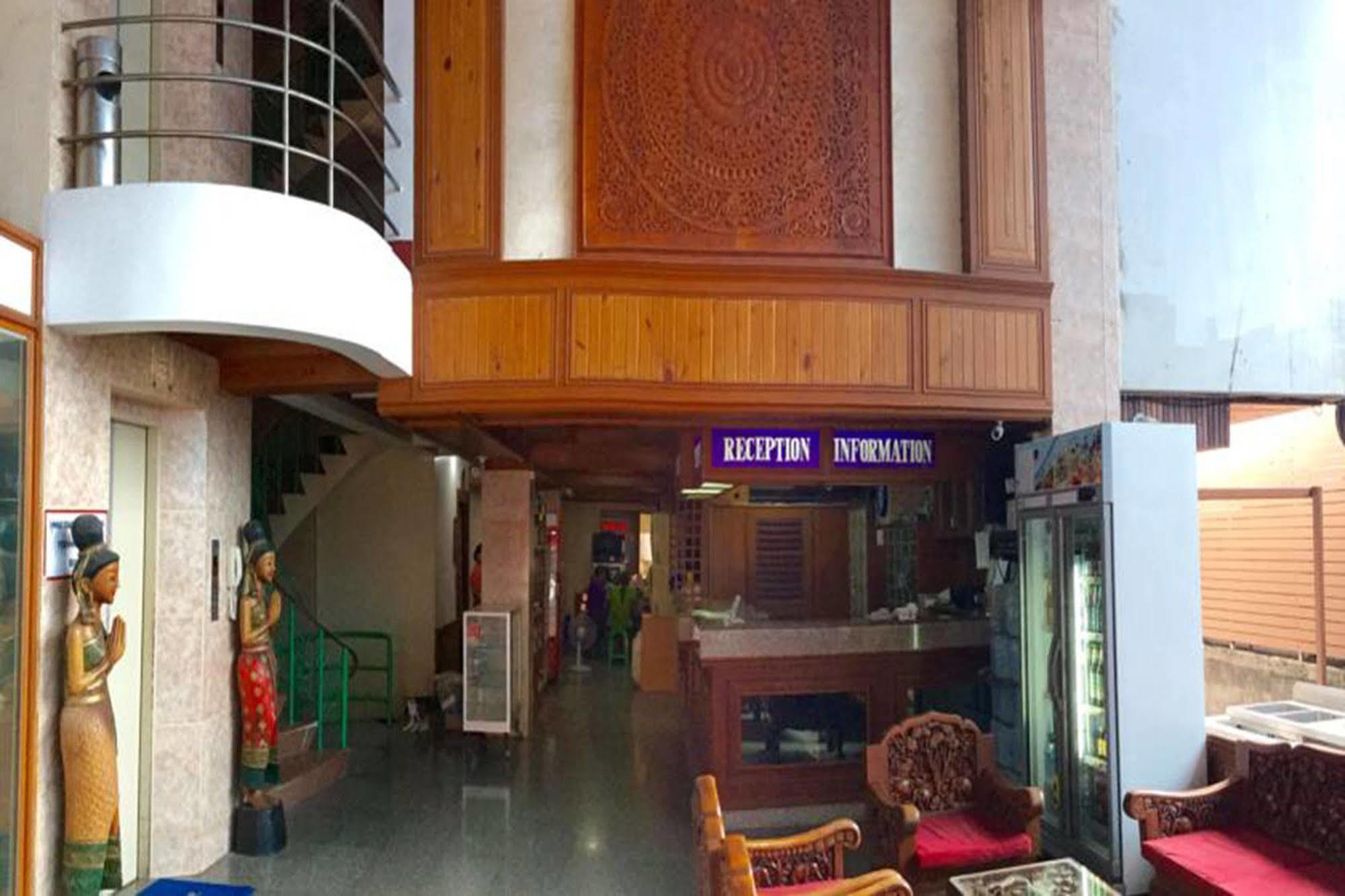 Bliss Mansion Hotel Pattaya Bagian luar foto