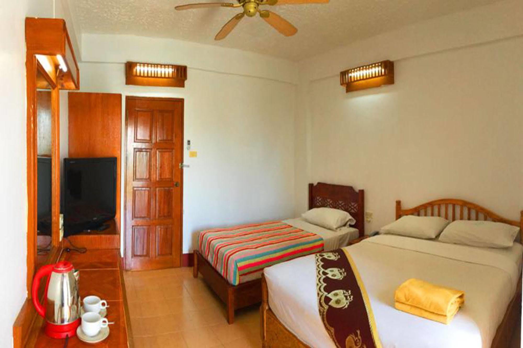 Bliss Mansion Hotel Pattaya Bagian luar foto