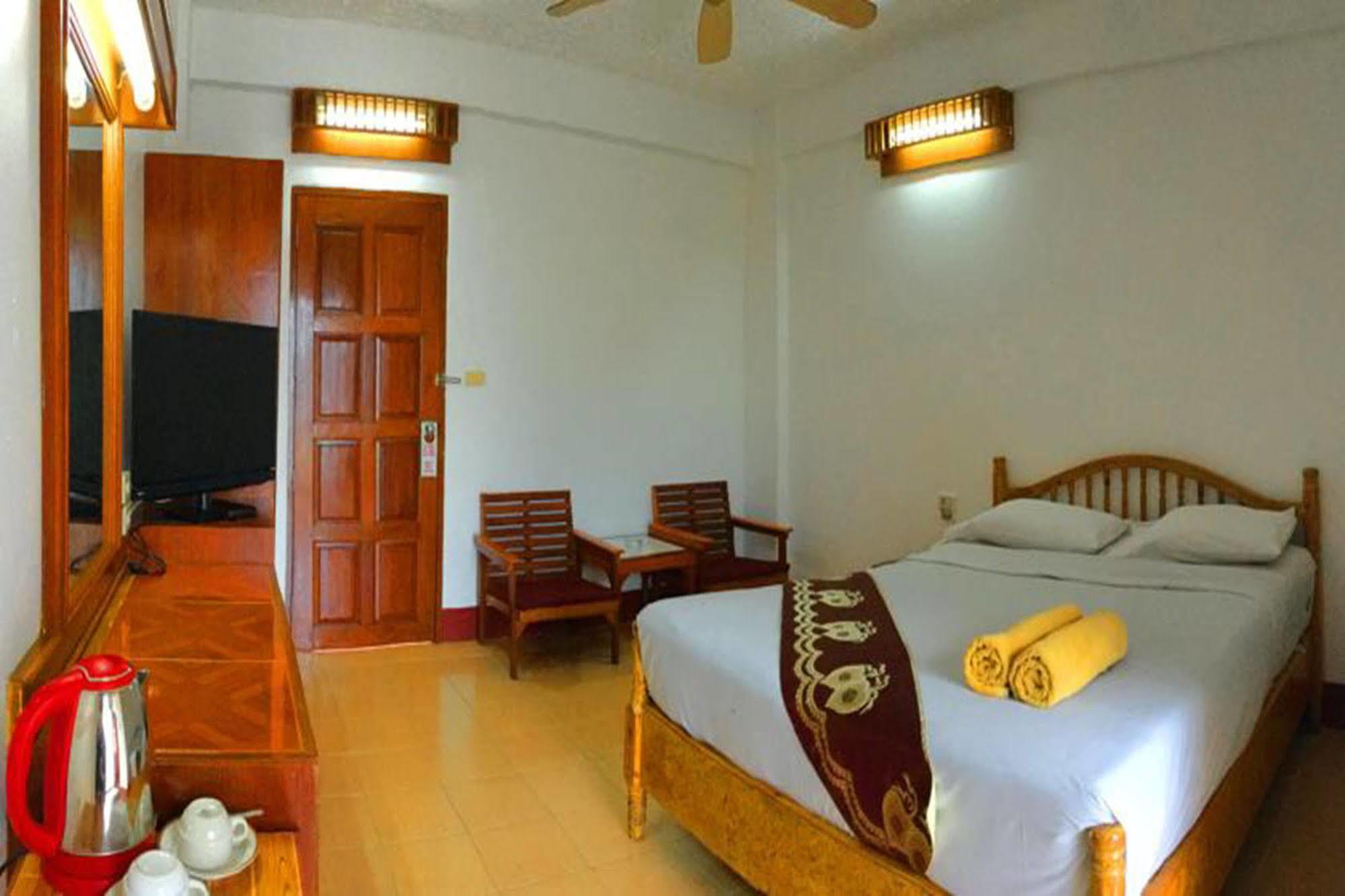 Bliss Mansion Hotel Pattaya Bagian luar foto